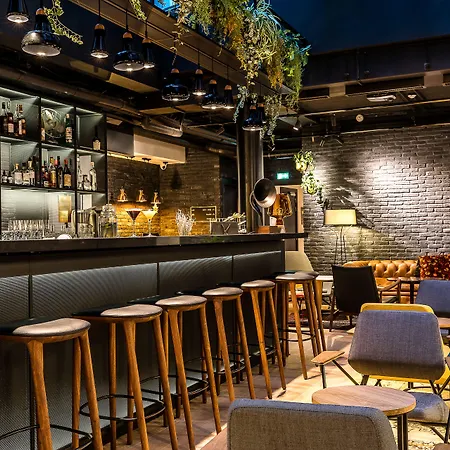Laz' Urbain Hotel Paris